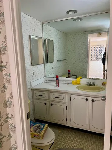 $279,000 | 3100 Northeast 48th Court, Unit 307, Lighthouse Point, FL 33064