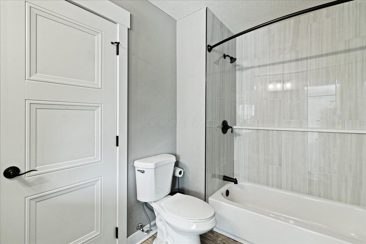 176 East Weber Road Columbus, OH 43202 - Photo 31 of 47 31-31-Bath 3