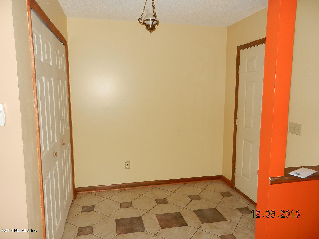 10232 Crystal Springs Road Jacksonville, FL 32221 - Photo 3 of 26 Entry
