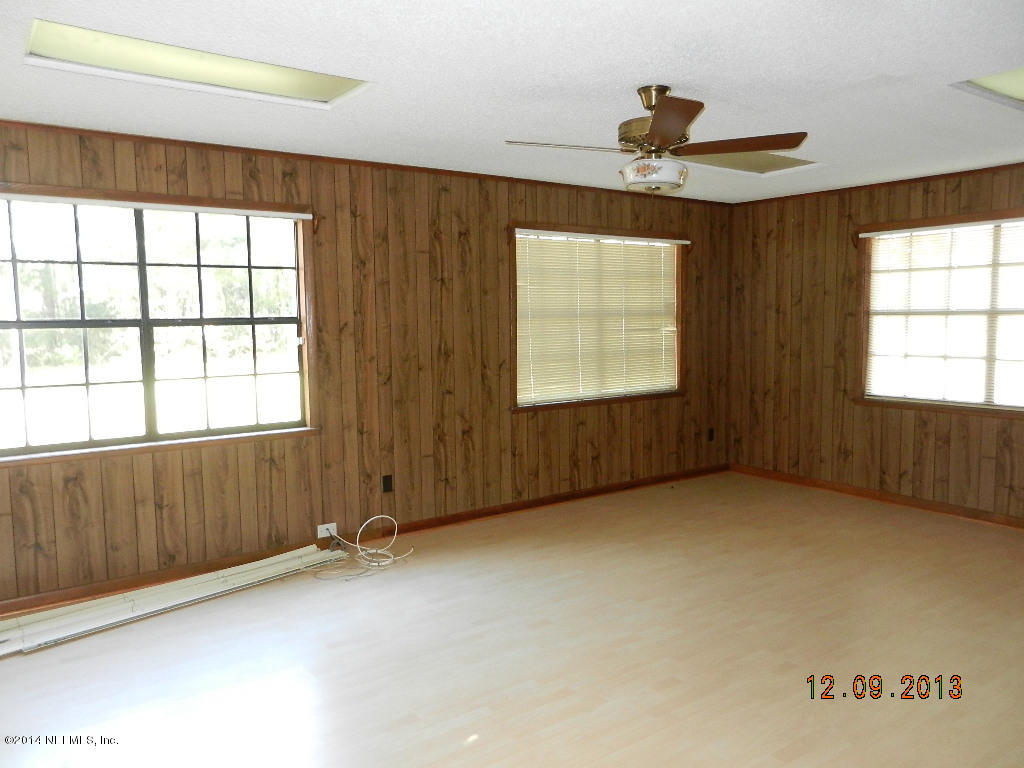 10232 Crystal Springs Road Jacksonville, FL 32221 - Photo 5 of 26 Family Room