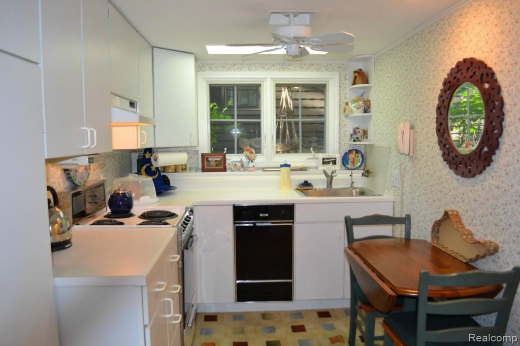 952 Southfield Road Birmingham, MI 48009 - Photo 23 of 25 Lower Level Full Suite