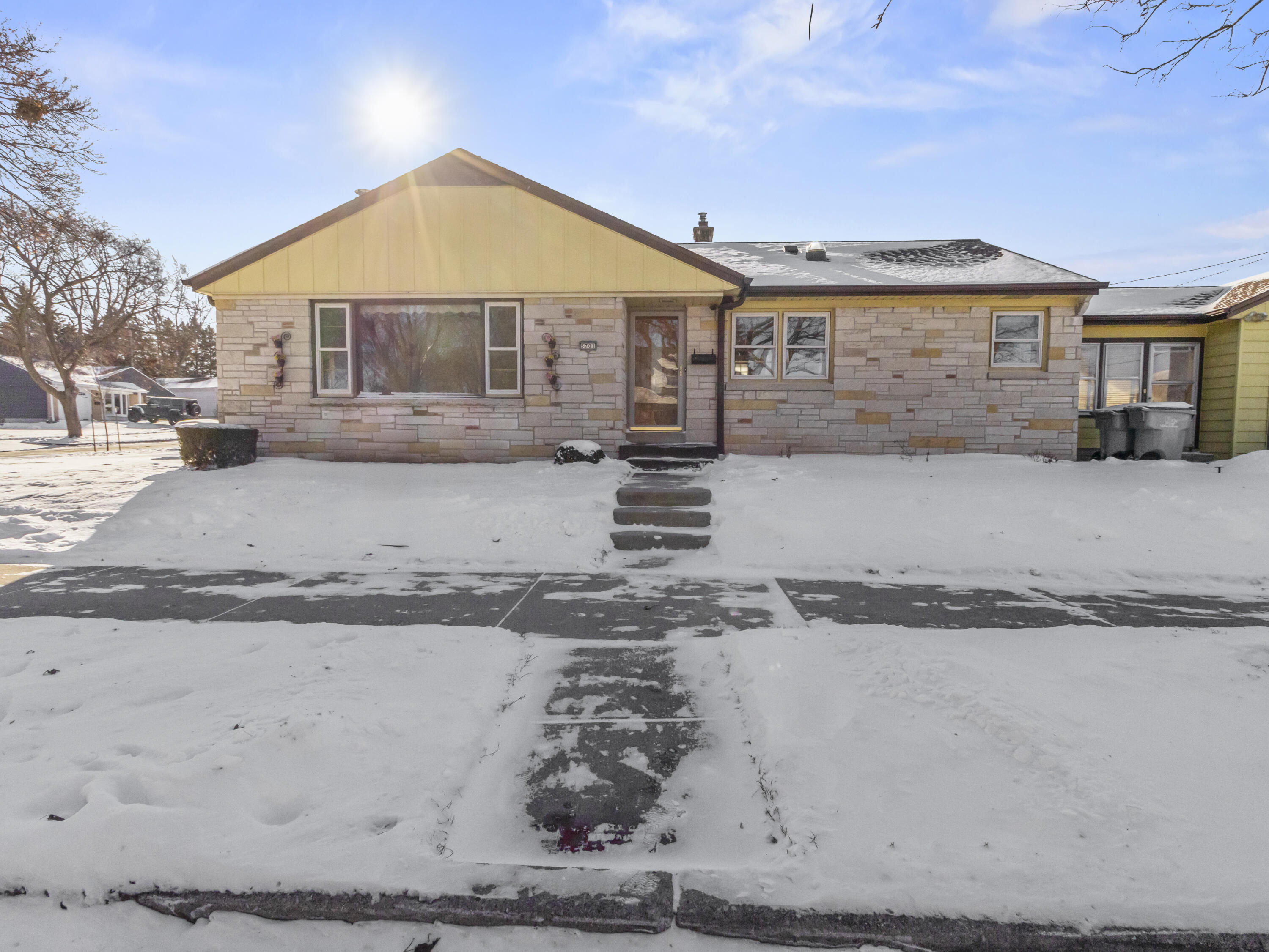 5701 West Stack Drive Milwaukee, WI 53219 - Photo 26 of 43 IMG_3194