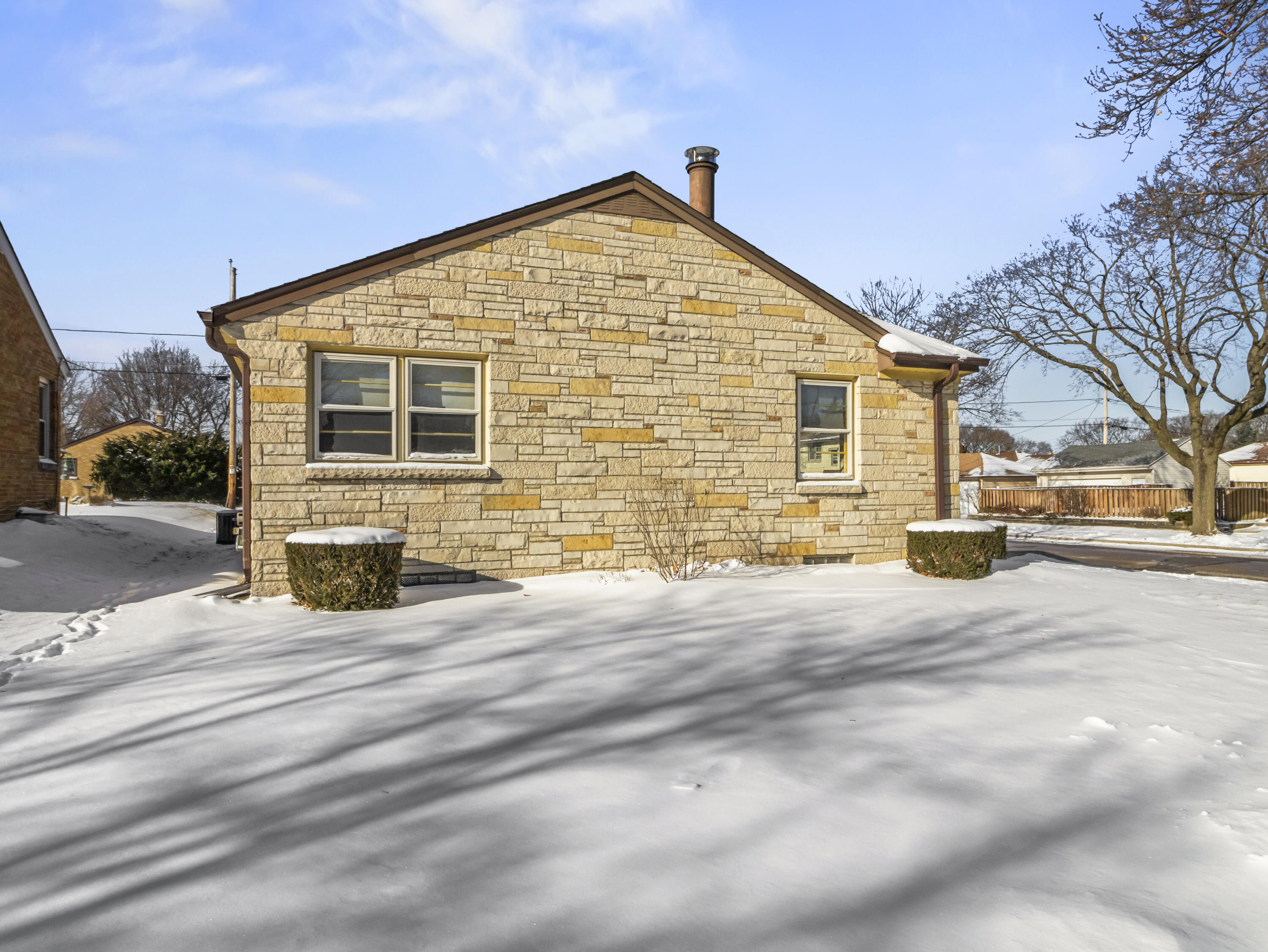 5701 West Stack Drive Milwaukee, WI 53219 - Photo 30 of 43 IMG_3182