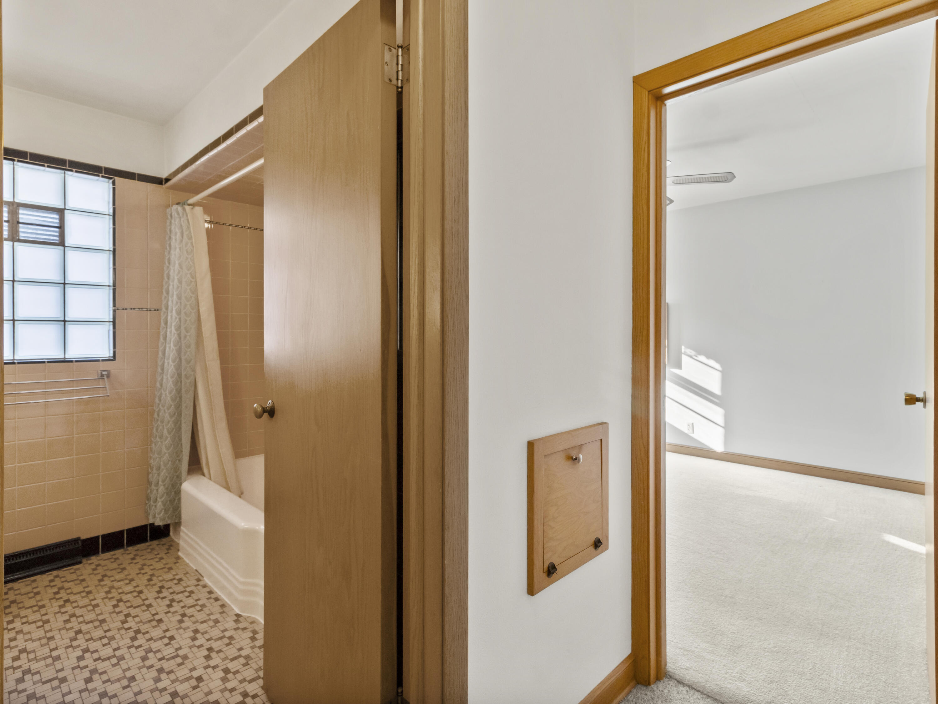 5701 West Stack Drive Milwaukee, WI 53219 - Photo 35 of 43 IMG_3114