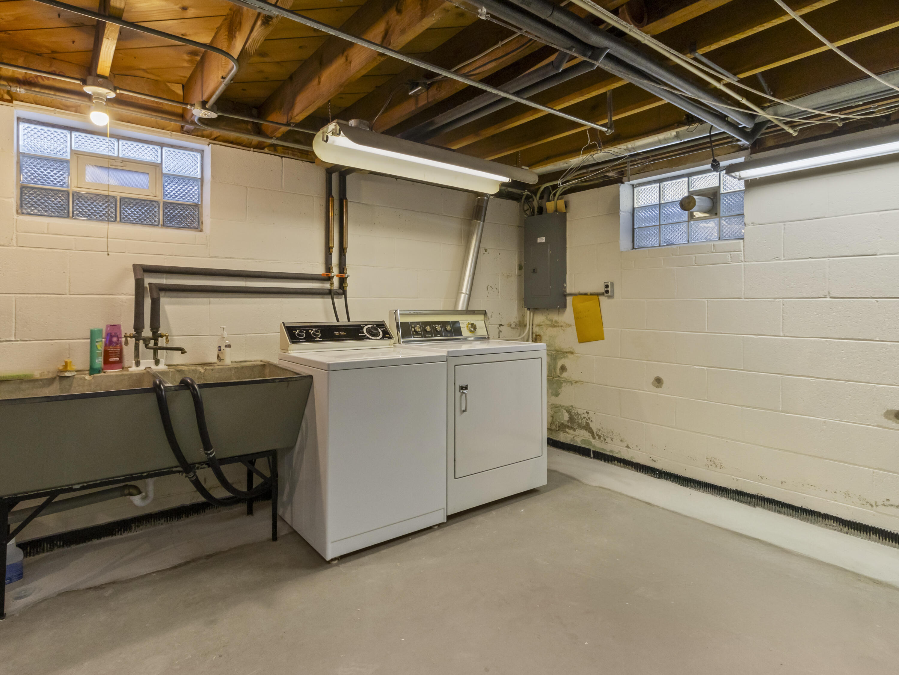 5701 West Stack Drive Milwaukee, WI 53219 - Photo 39 of 43 IMG_3154