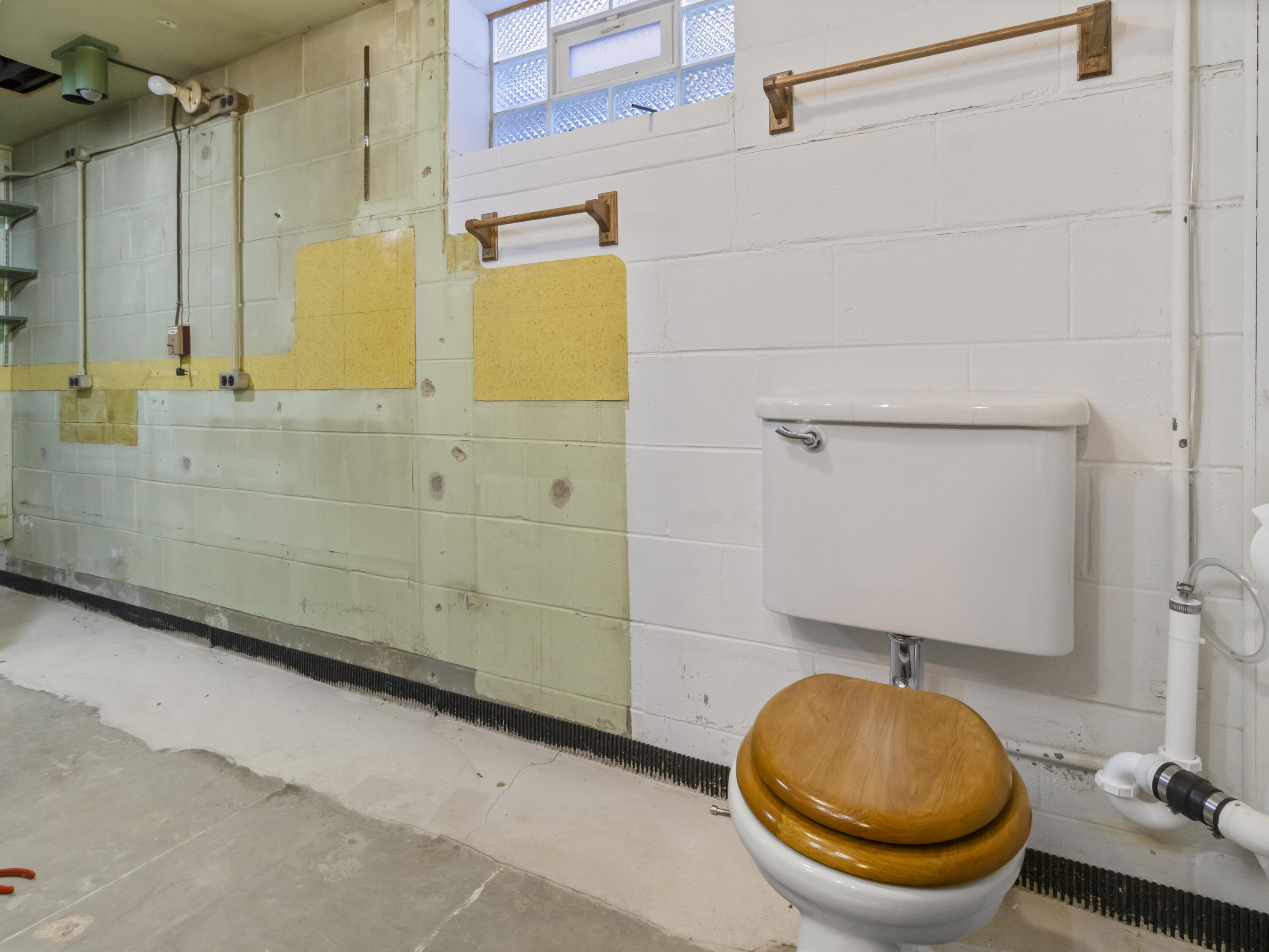 5701 West Stack Drive Milwaukee, WI 53219 - Photo 41 of 43 IMG_3163