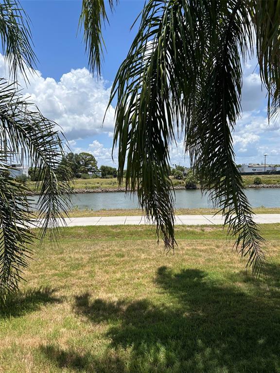 210 Rio Terra Venice, FL 34285 - Photo 2 of 3