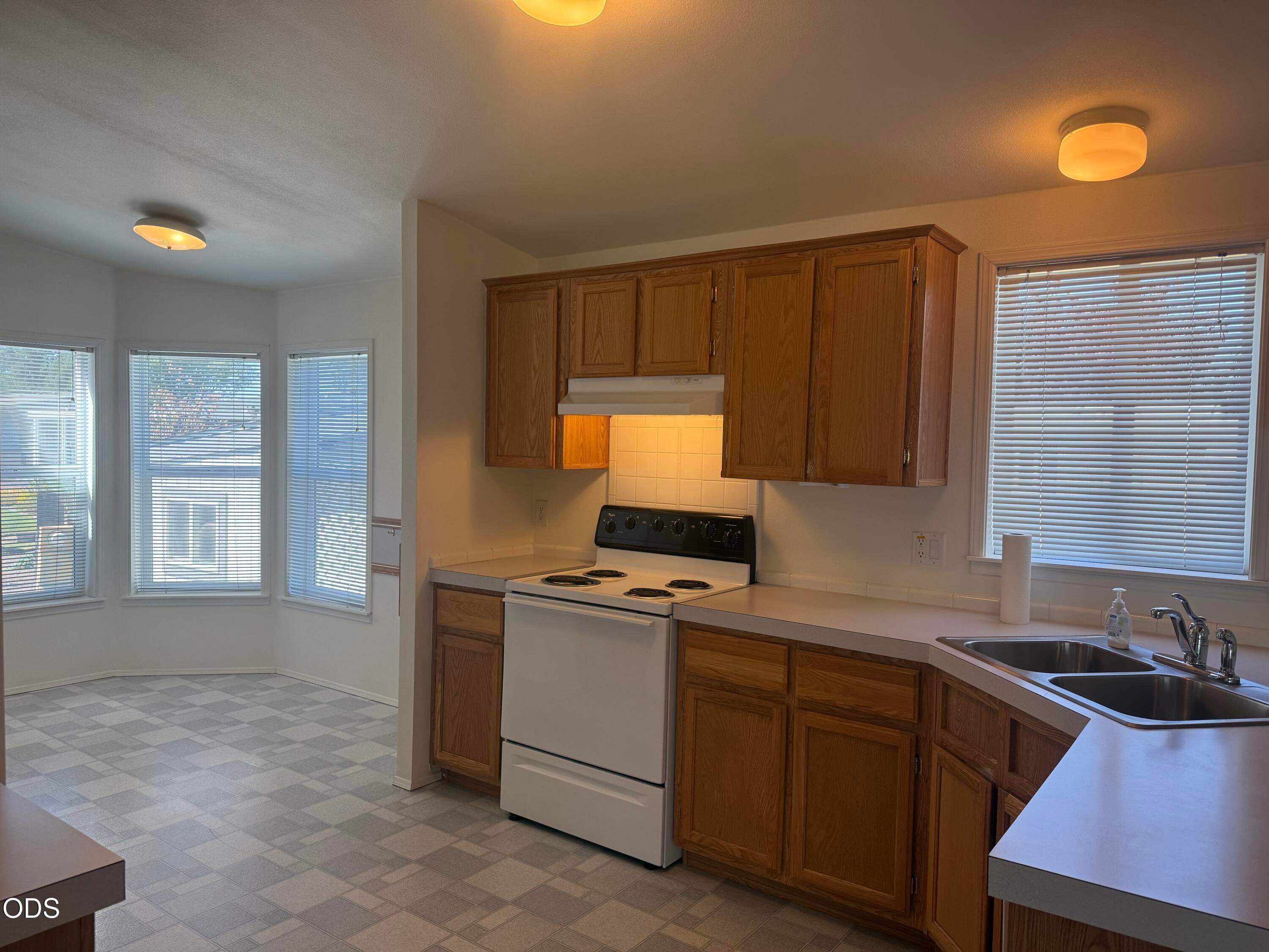 355 Colver Road, Unit 25 Talent, OR 97540 - Photo 6 of 18 Gallery Image 6