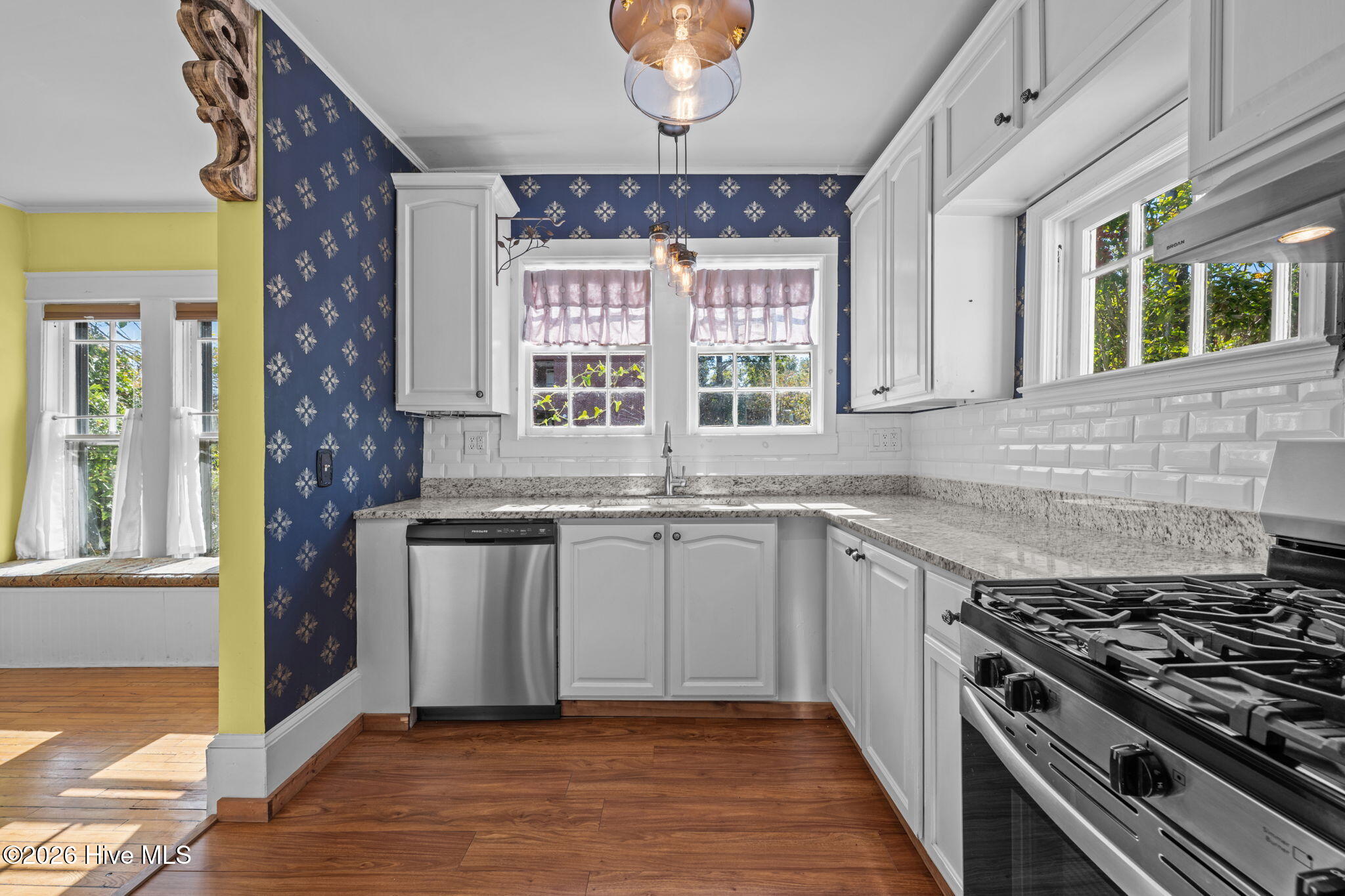 411 George Street New Bern, NC 28560 - Photo 14 of 76 Lovely Tile Work