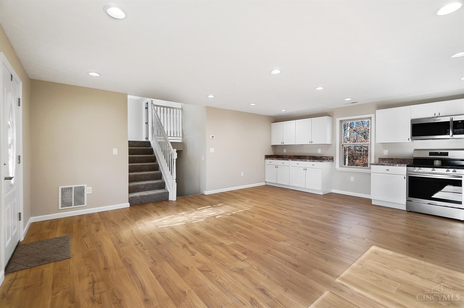 2454 Lilac Road Loveland, OH 45140 - Photo 7 of 26