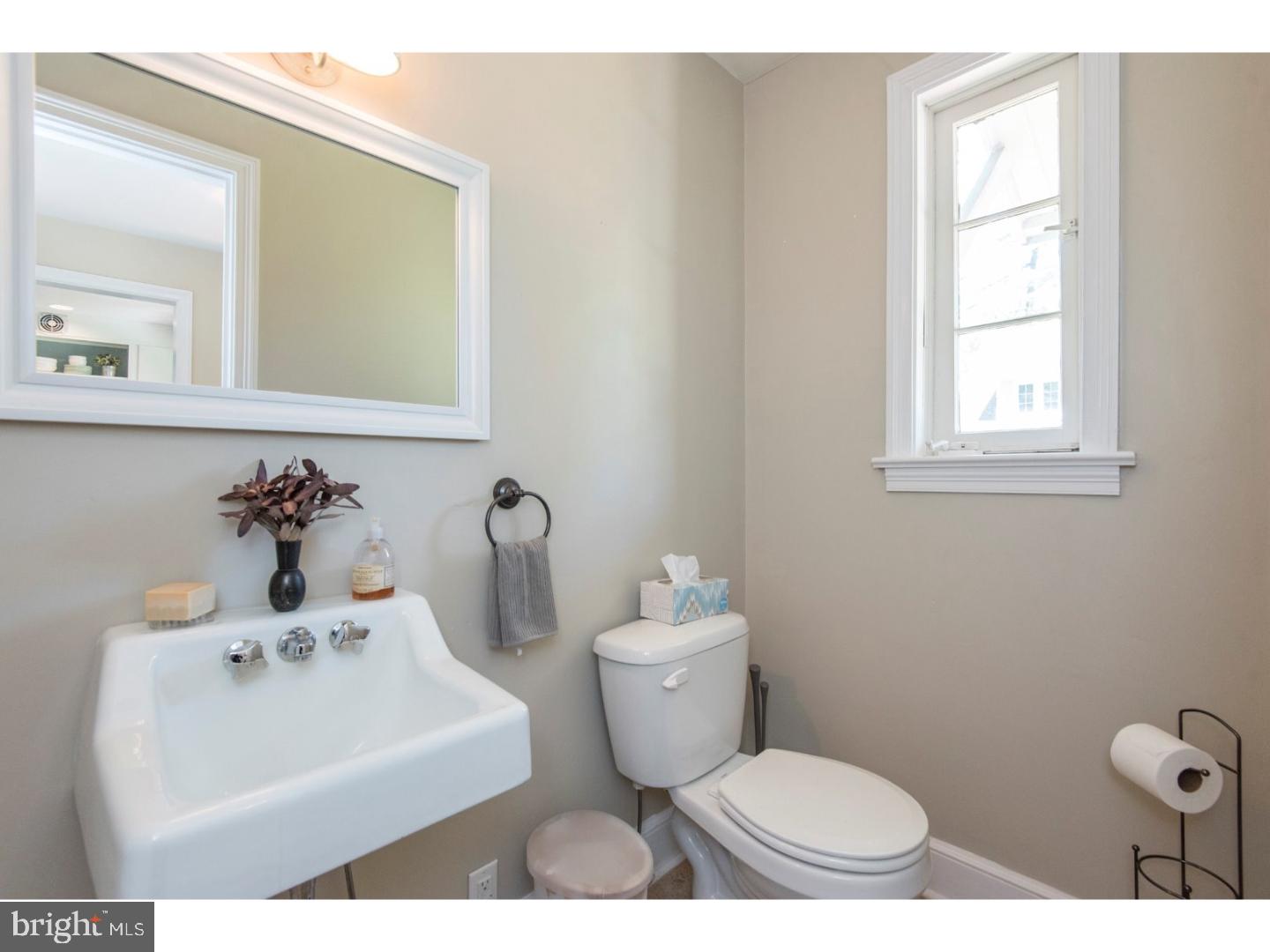 204 Dallam Road Newark, DE 19711 - Photo 21 of 25 Half Bath