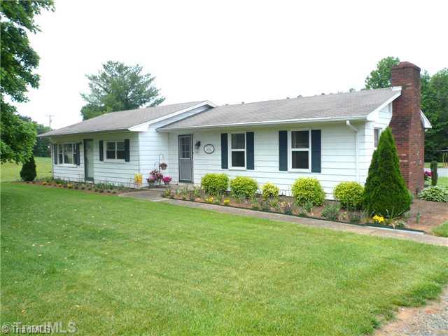 185 Berrymore Road Reidsville, NC 27320 - Photo 1 of 11 Exterior Front.