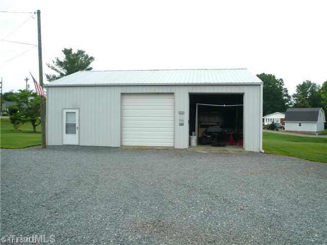 185 Berrymore Road Reidsville, NC 27320 - Photo 3 of 11 Workshop.