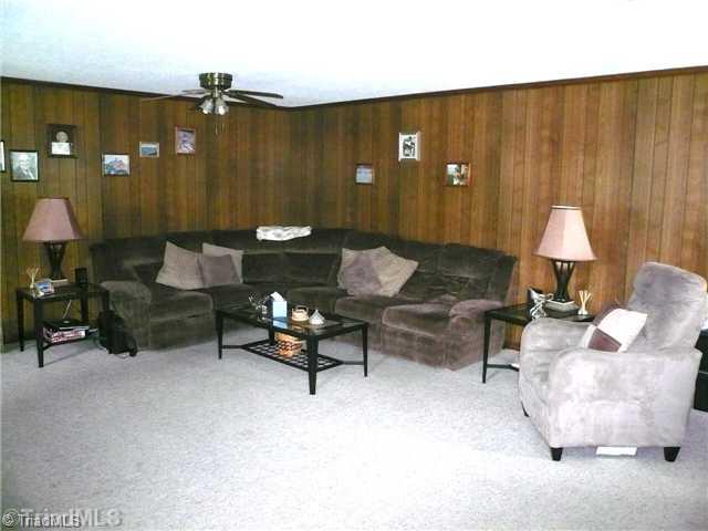 185 Berrymore Road Reidsville, NC 27320 - Photo 5 of 11 Living Room.