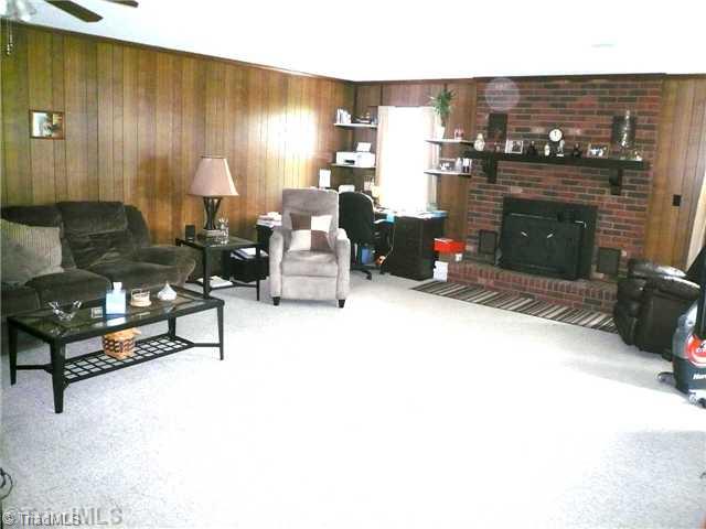 185 Berrymore Road Reidsville, NC 27320 - Photo 6 of 11 Living Room.