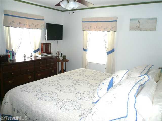 185 Berrymore Road Reidsville, NC 27320 - Photo 8 of 11 1st Bedroom.