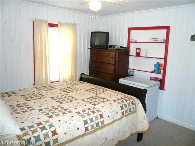185 Berrymore Road Reidsville, NC 27320 - Photo 9 of 11 2nd Bedroom.
