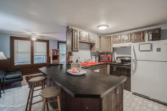 $289,000 | 122 Sandisfield Road, Sandisfield, MA 01255