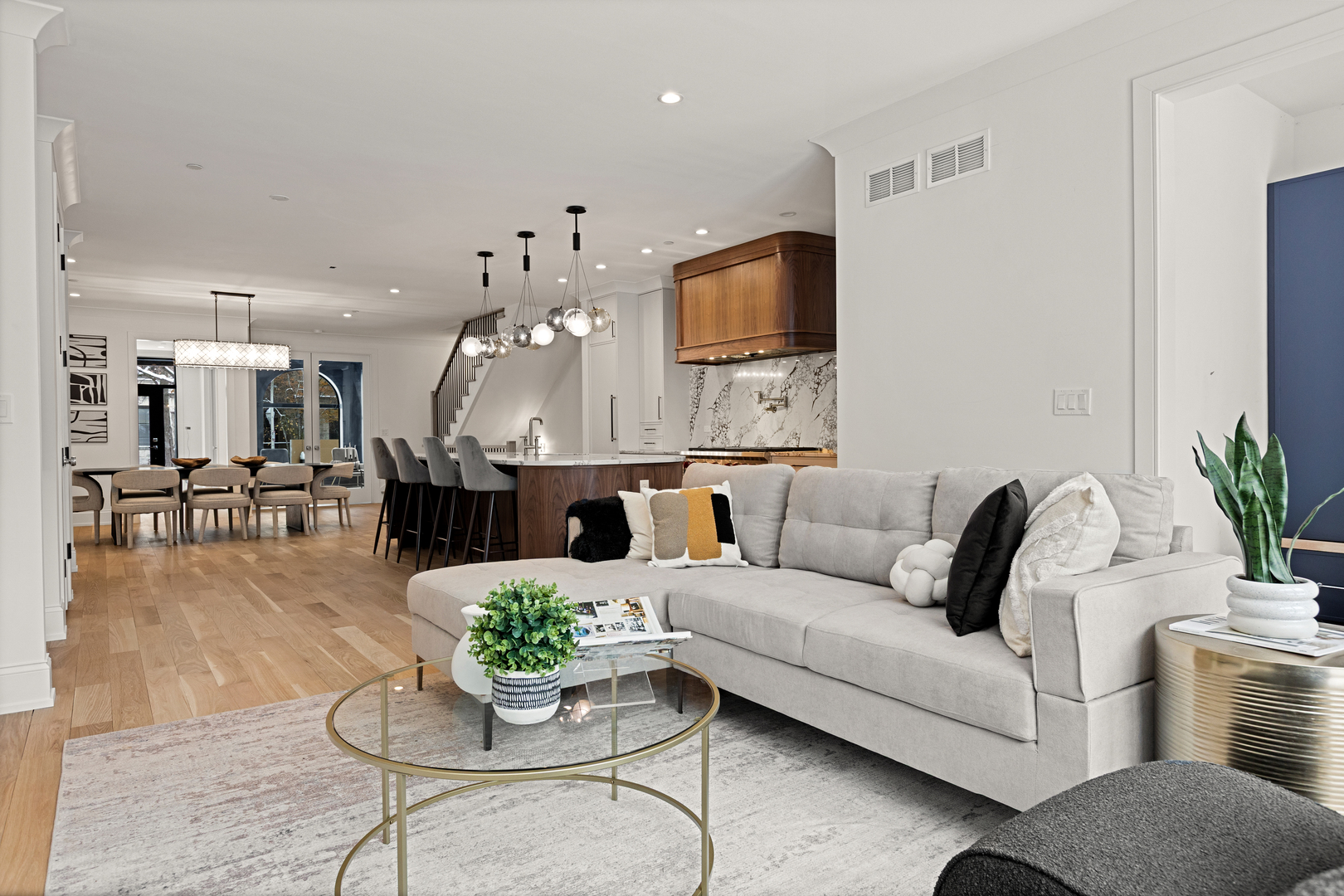 3711 North Magnolia Avenue Chicago, IL 60613 - Photo 13 of 64