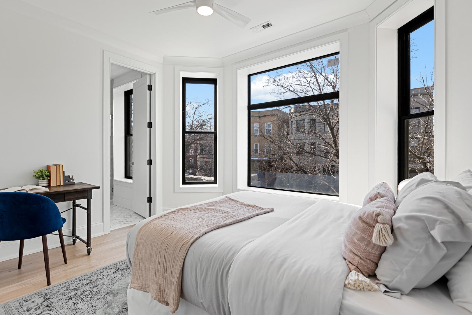 3711 North Magnolia Avenue Chicago, IL 60613 - Photo 26 of 64