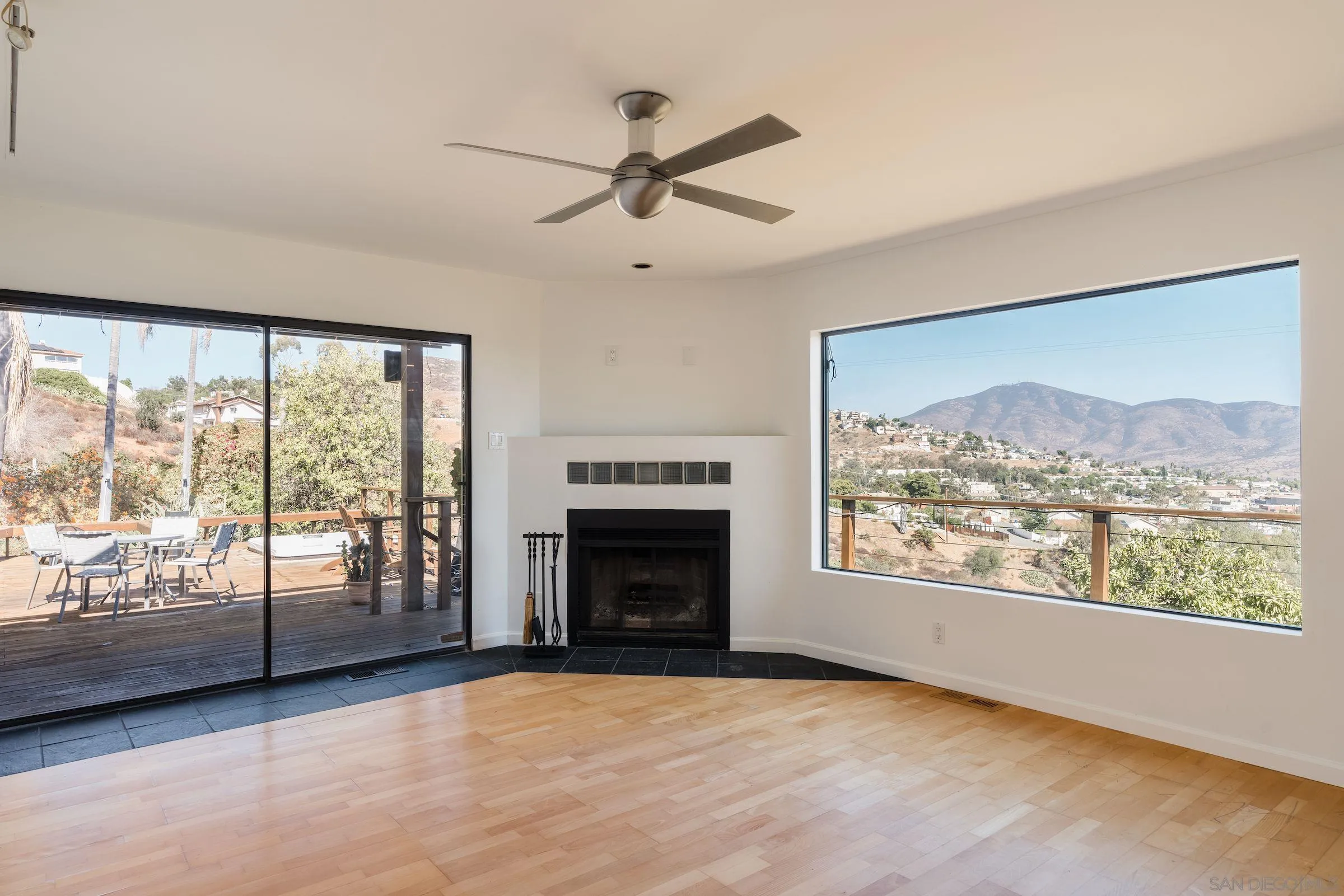 1659 Helix Street Spring Valley, CA 91977 - Photo 7 of 17 Gallery Image 7