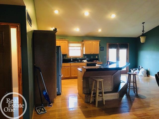 6737 Fargo Road Avoca, MI 48006 - Photo 19 of 27 50032314-18.JPG