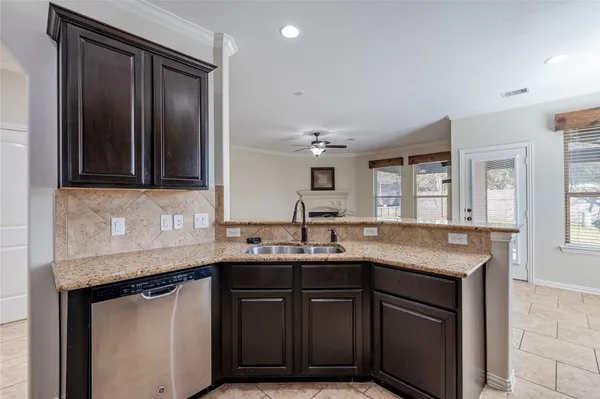 $335,000 | 6719 Strawberry Brook Lane, Dickinson, TX 77539