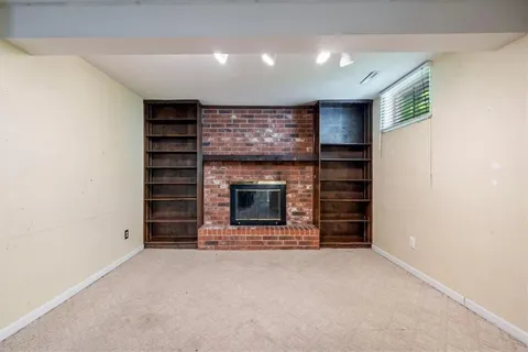 $315,000 | 2924 Southwest Walnut Street, Blue Springs, MO 64015