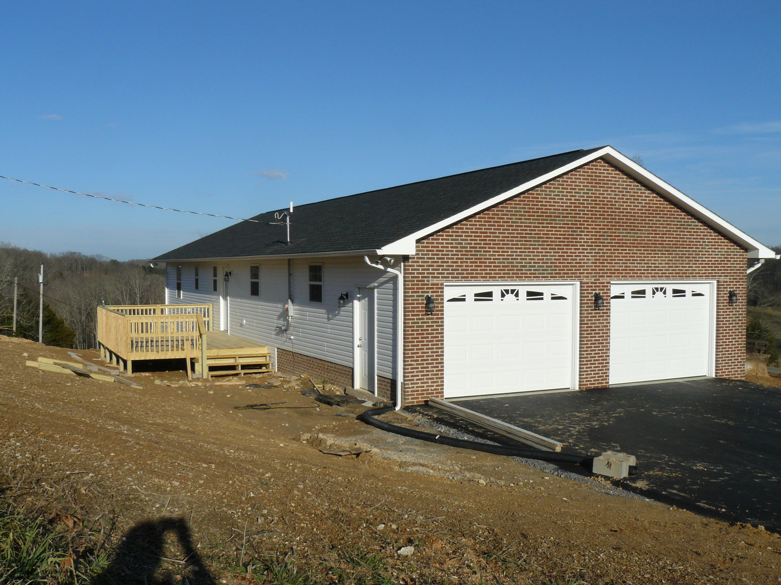 173 Murphy Mill Road Tazewell, TN 37879 - Photo 2 of 11 P1360325