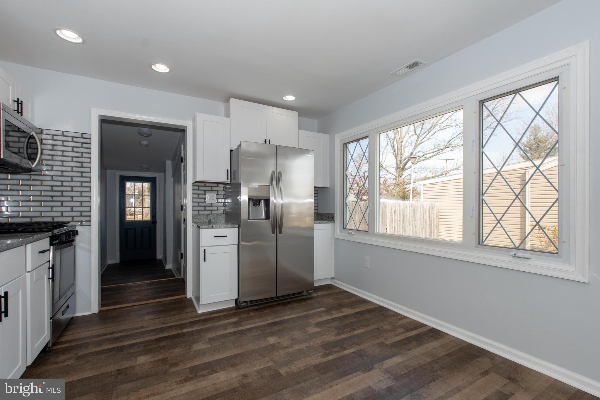 2438 Ellis Road Baltimore, MD 21234 - Photo 12 of 36 Breakfast Area