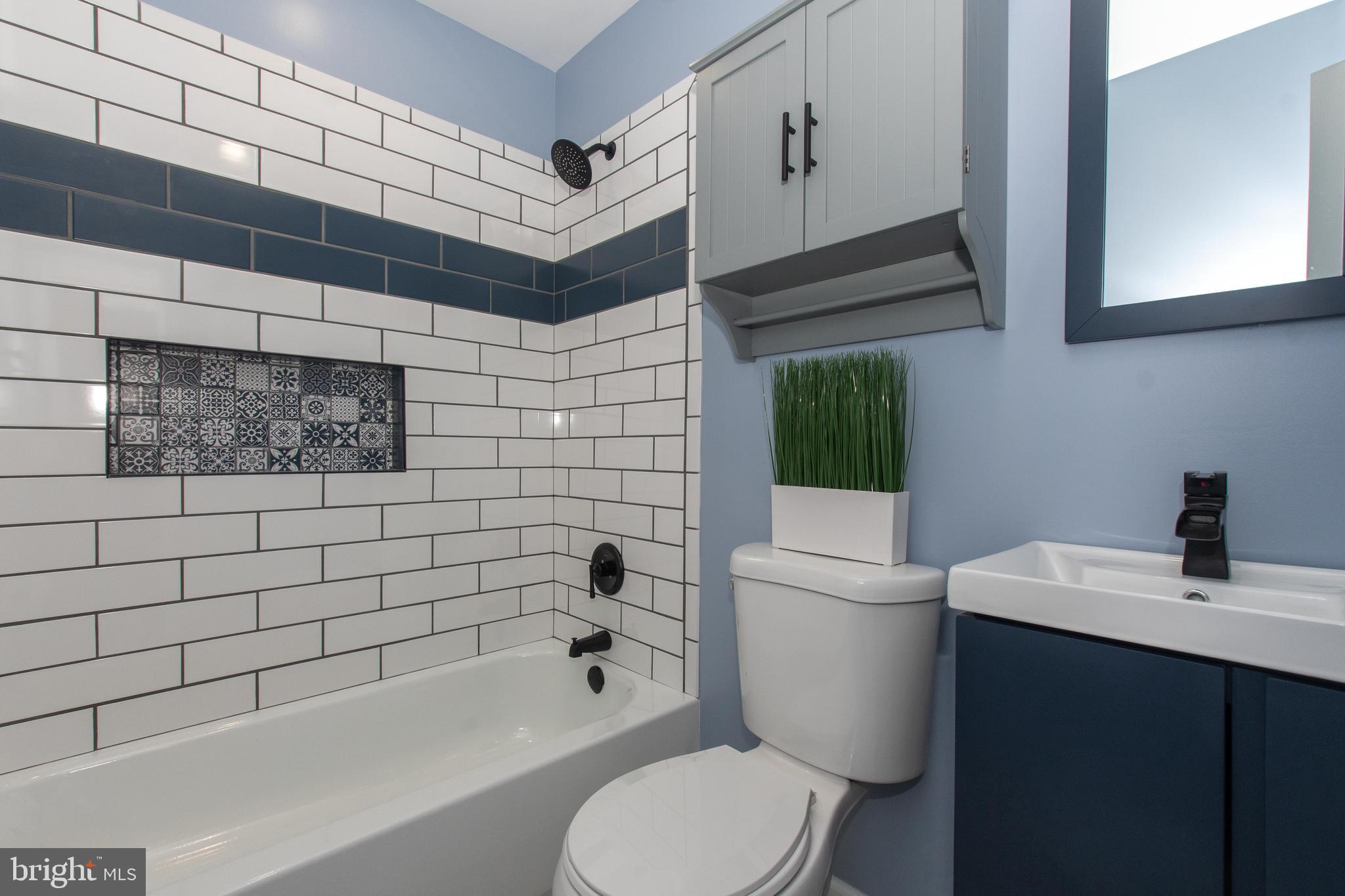 2438 Ellis Road Baltimore, MD 21234 - Photo 23 of 36 Full Bathroom