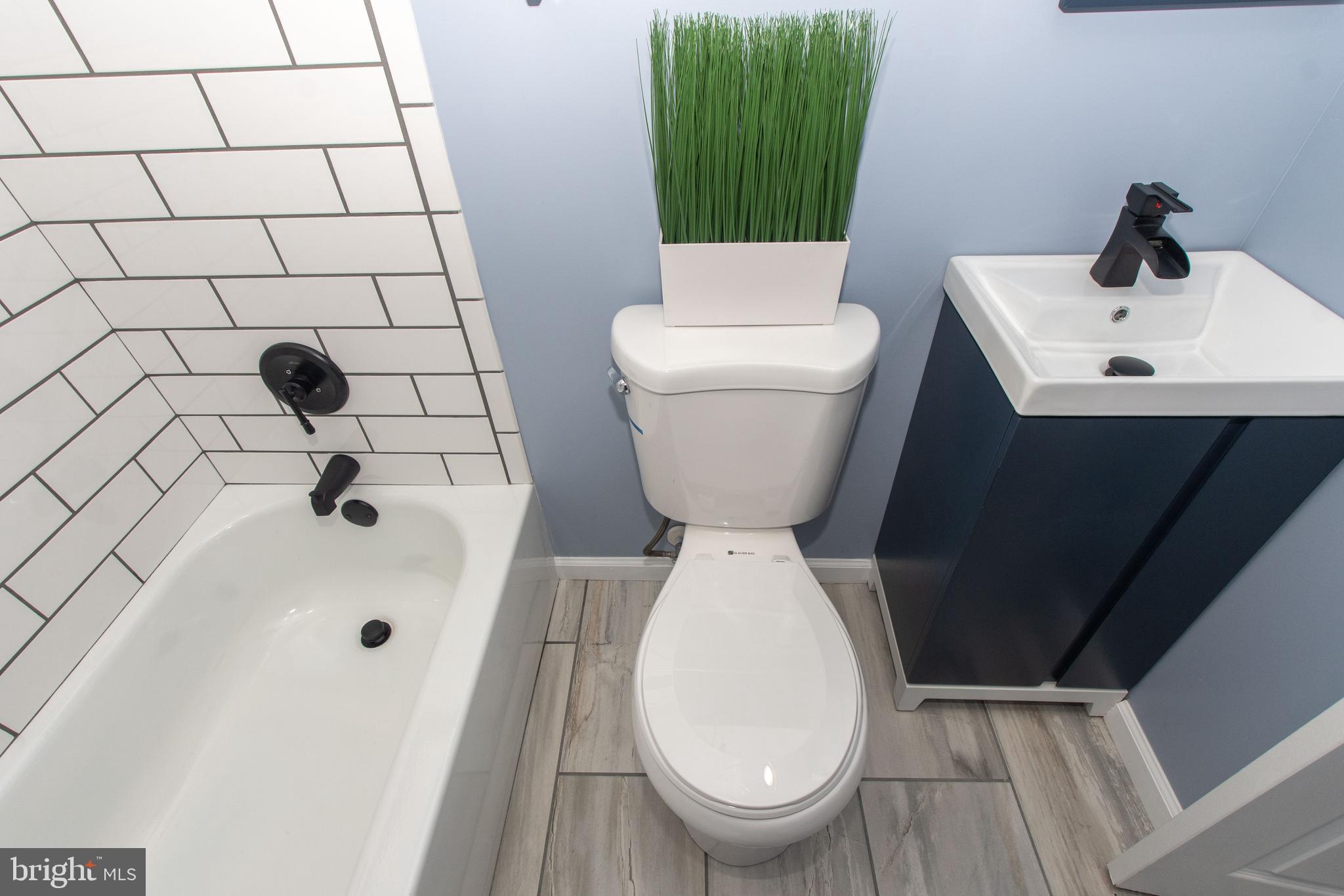 2438 Ellis Road Baltimore, MD 21234 - Photo 24 of 36 Full Bathroom