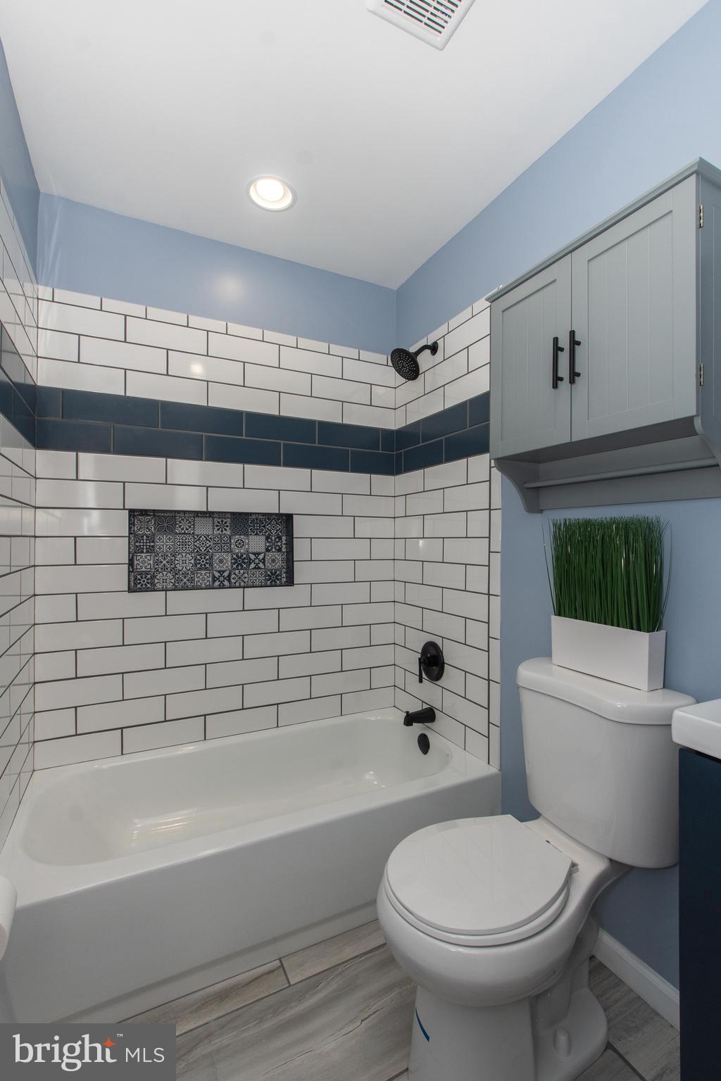 2438 Ellis Road Baltimore, MD 21234 - Photo 25 of 36 Full Bathroom