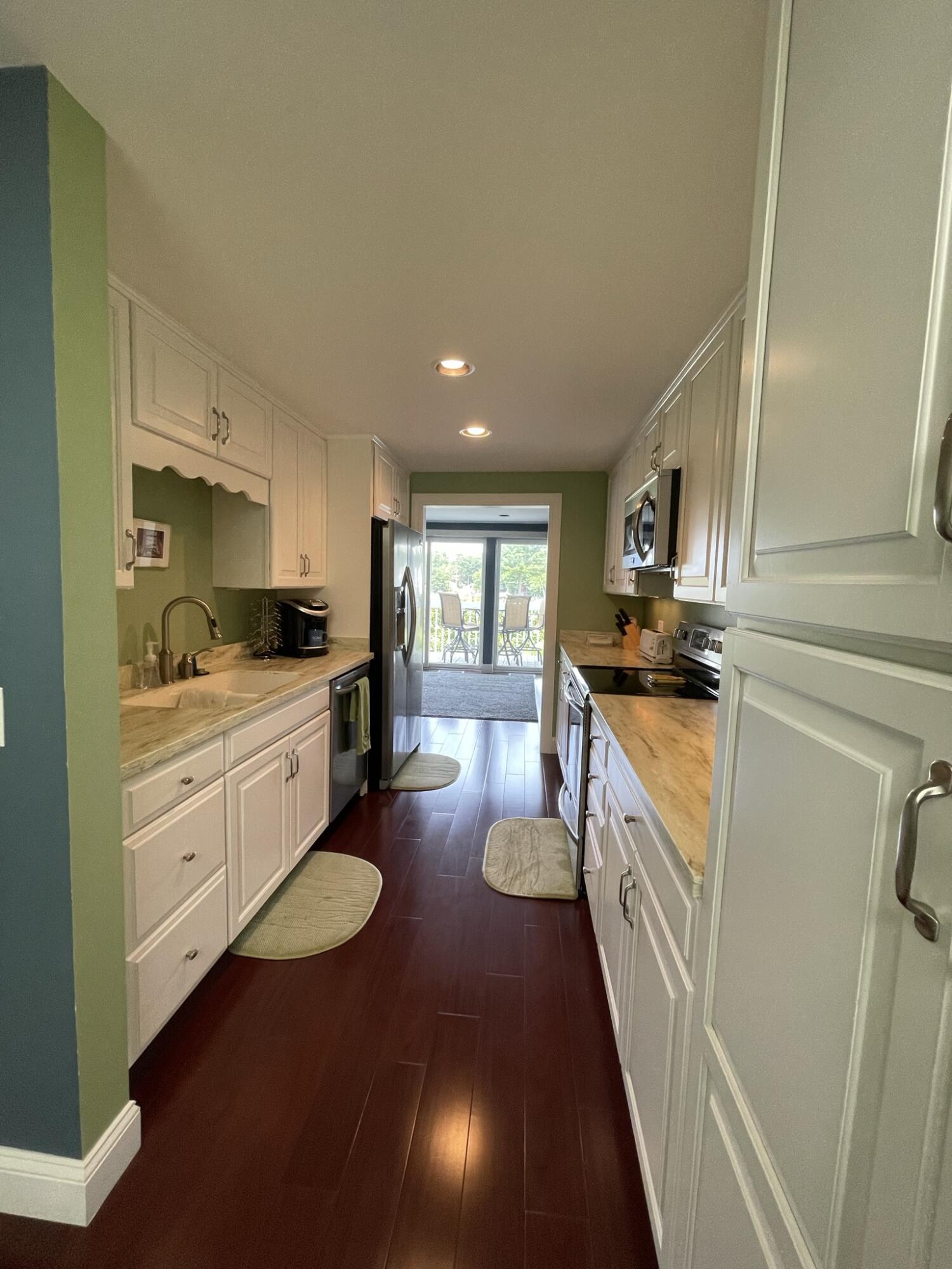 25 Clifford Road, Unit 19 Naples, ME 04055 - Photo 10 of 54 Kitchen