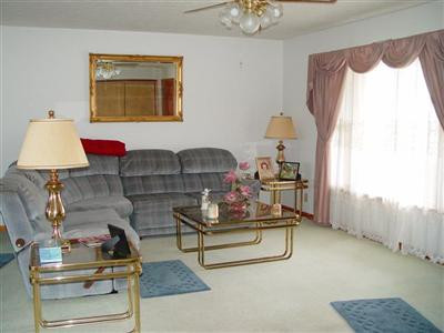 1840 Graefenburg Road Lawrenceburg, KY 40342 - Photo 2 of 8 Family Room