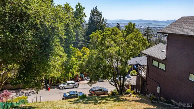 $699,000 | 1165 Cragmont Avenue, Berkeley, CA 94708