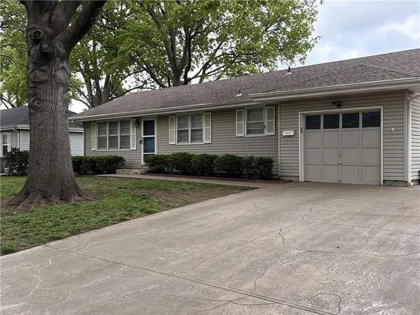 $249,900 | 504 North Curtis Street, Olathe, KS 66061