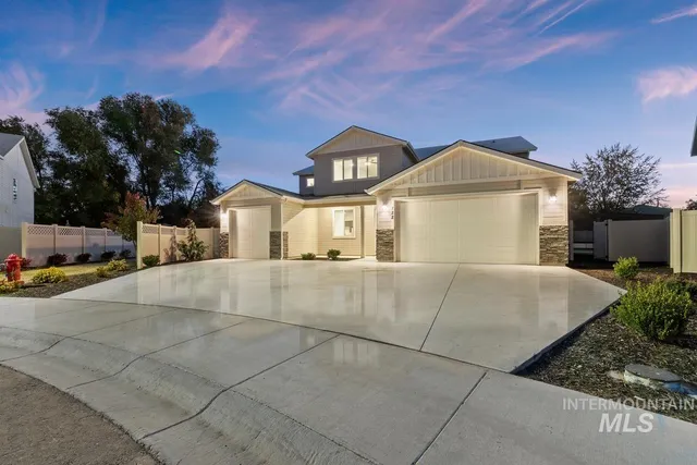 $735,000 | 122 Insight Court, Middleton, ID 83644