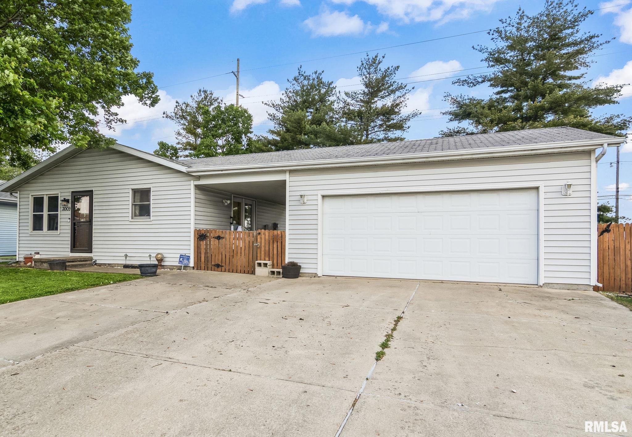 3009 Shadowfax Drive Springfield, IL 62707 - Photo 3 of 27 Gallery Image 3