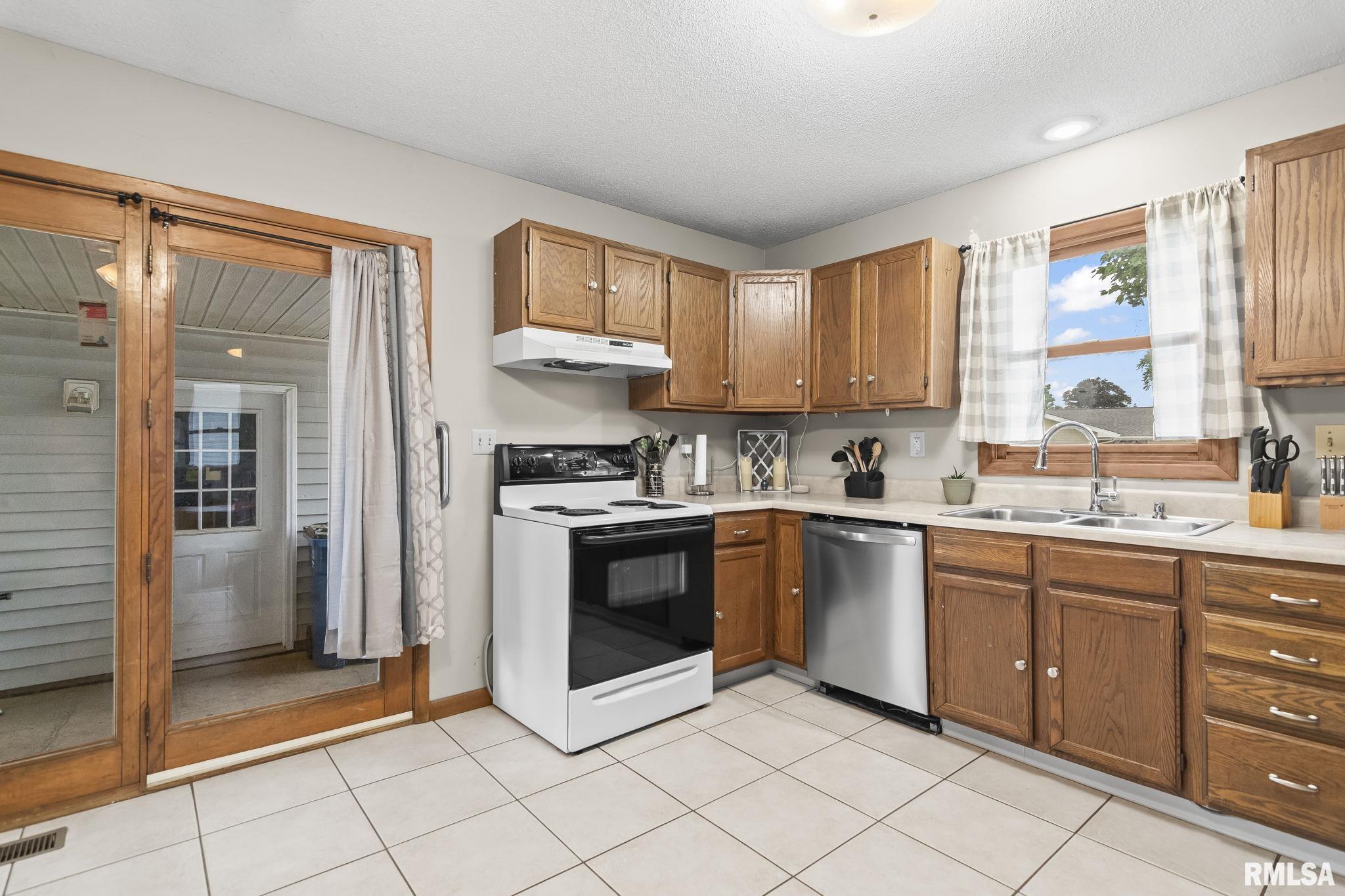 3009 Shadowfax Drive Springfield, IL 62707 - Photo 9 of 27 Gallery Image 9