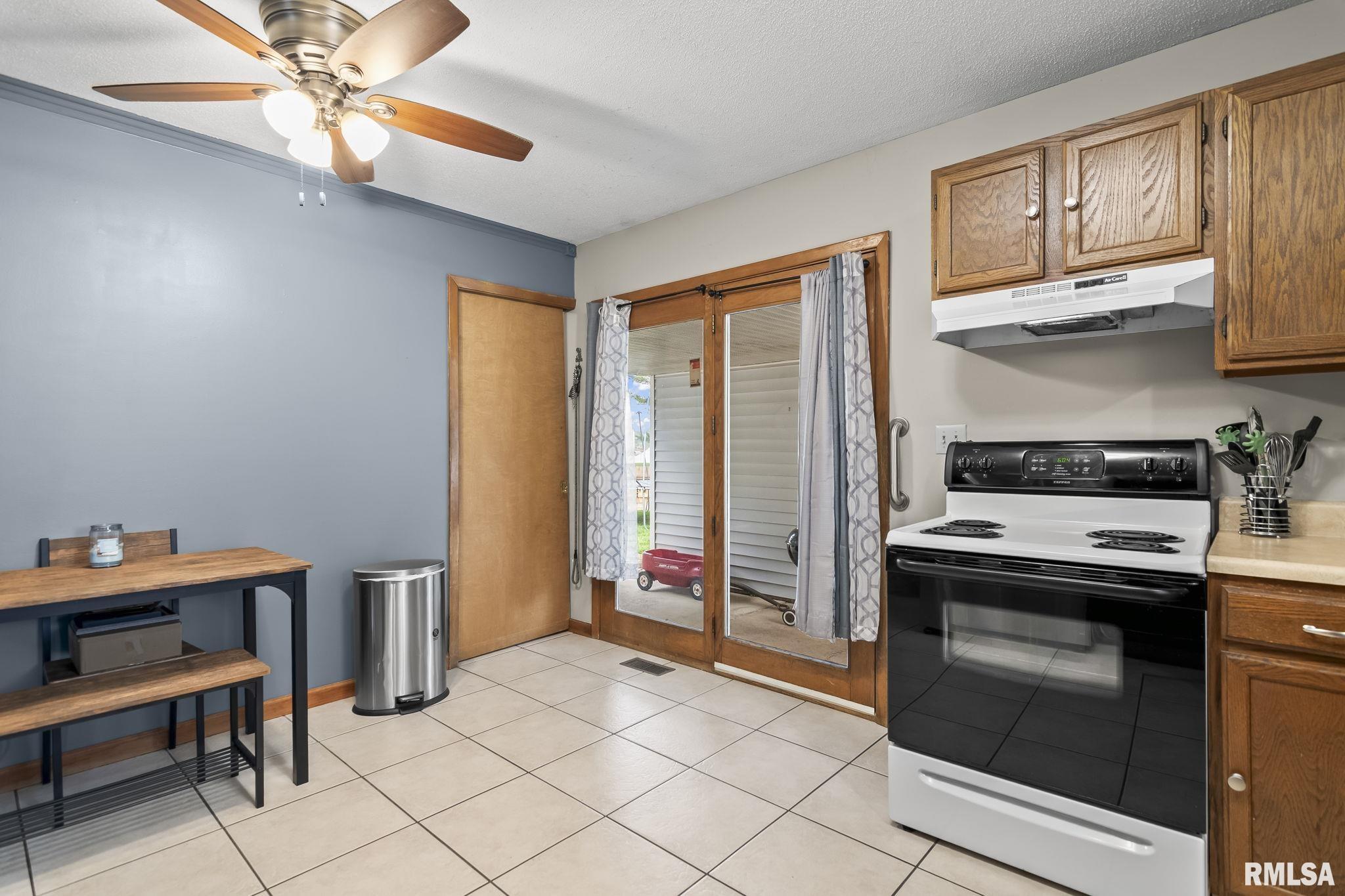 3009 Shadowfax Drive Springfield, IL 62707 - Photo 10 of 27 Gallery Image 10
