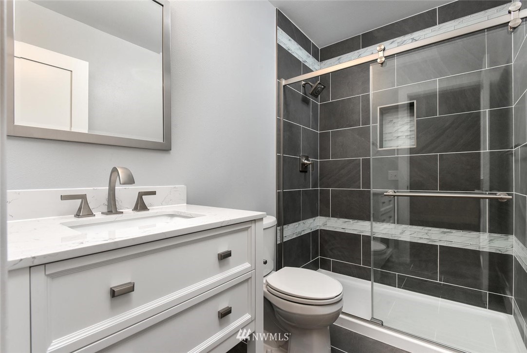 5024 Northeast Sunset Boulevard Renton, WA 98059 - Photo 6 of 12 Gallery Image 6