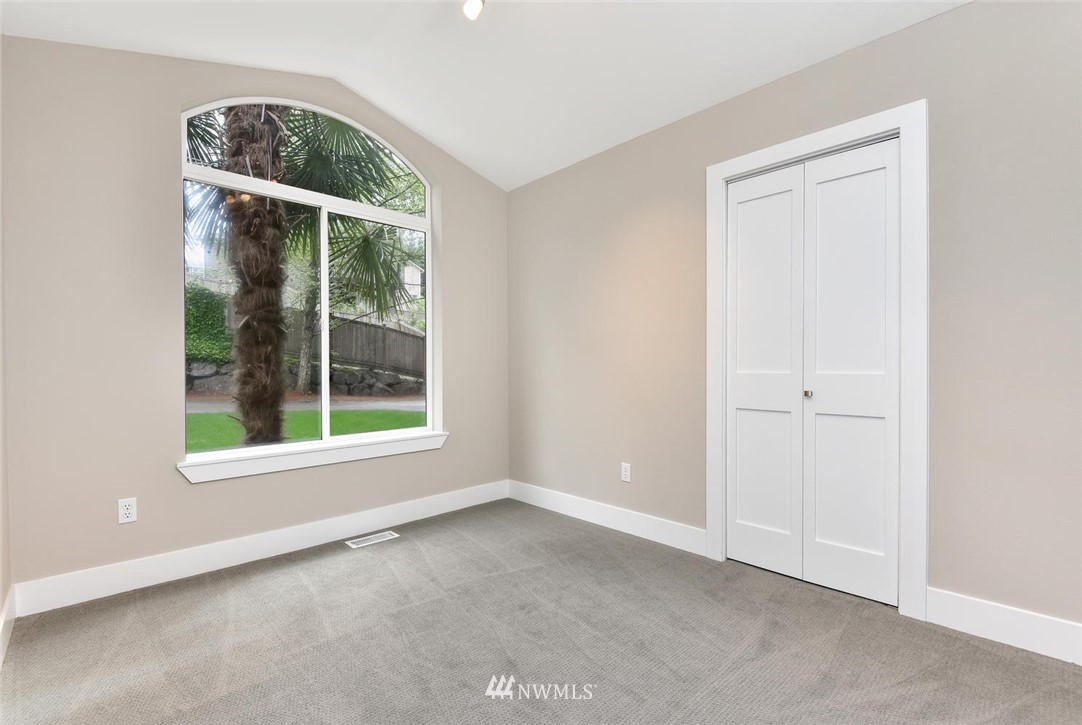 5024 Northeast Sunset Boulevard Renton, WA 98059 - Photo 7 of 12 Gallery Image 7