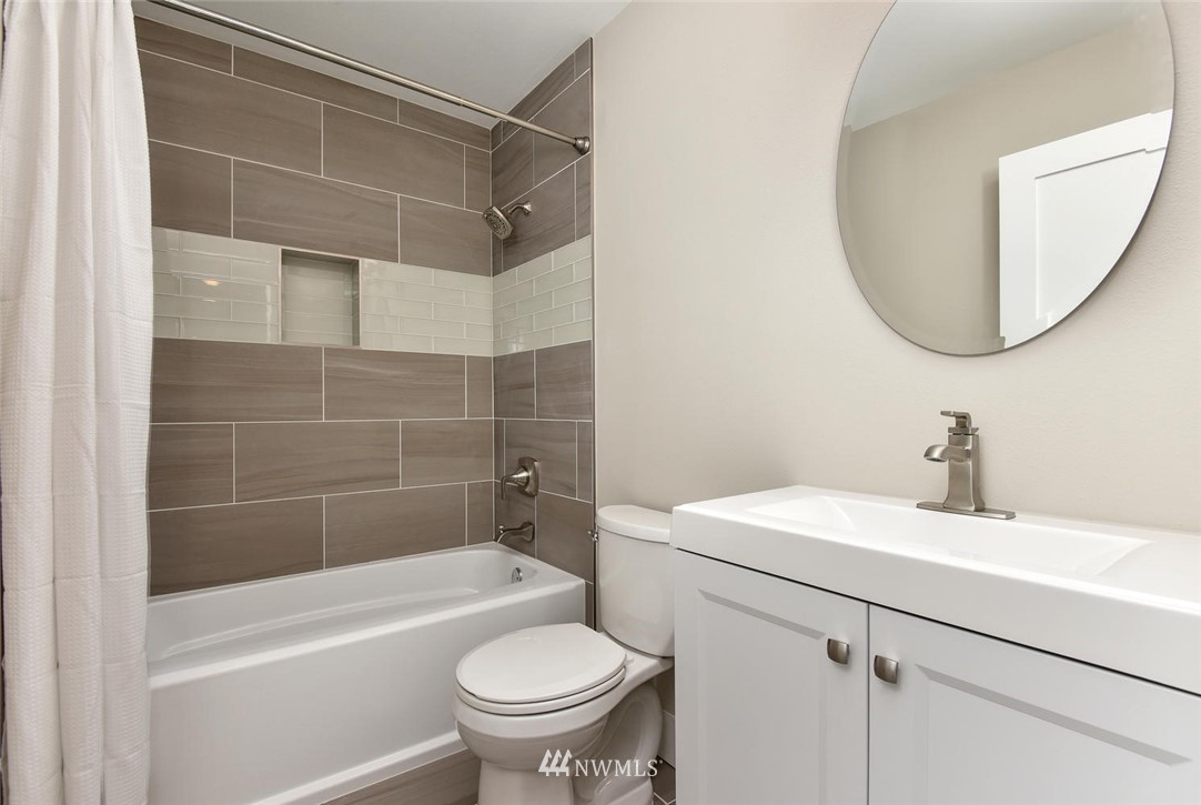 5024 Northeast Sunset Boulevard Renton, WA 98059 - Photo 8 of 12 Gallery Image 8