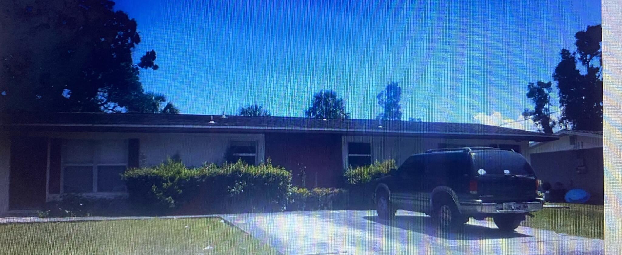 2111 Jacobs Road Fort Pierce, FL 34982 - Photo 3 of 14 duplex