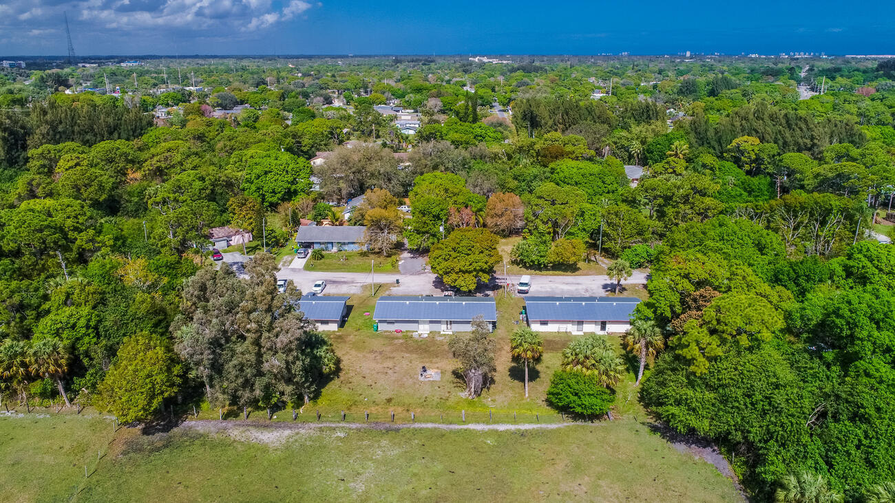 2111 Jacobs Road Fort Pierce, FL 34982 - Photo 7 of 14 photo_62971359-1300x866