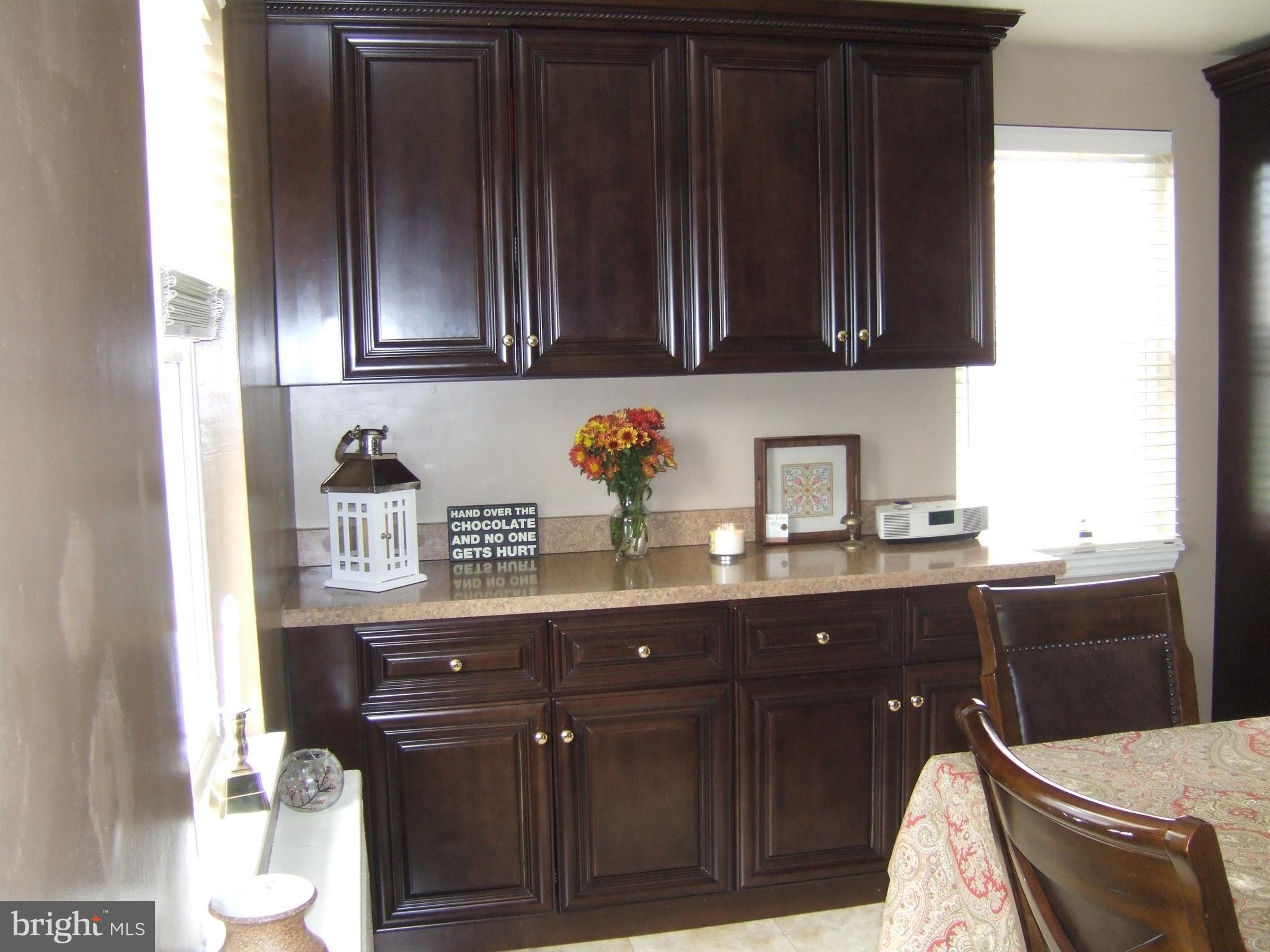 8546 Willow Oak Road Baltimore, MD 21234 - Photo 3 of 27 42" cabinets