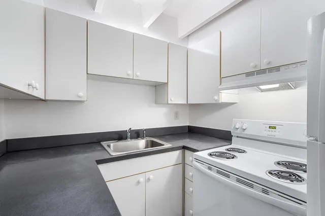 $1,695 | 330 Northwest 20th Street, Unit 109, Boca Raton, FL 33432