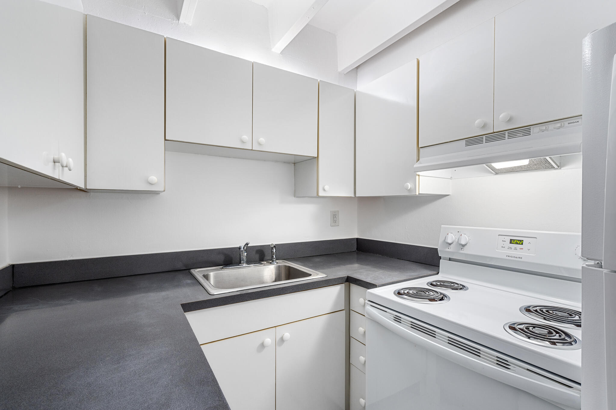 330 Northwest 20th Street, Unit 109 Boca Raton, FL 33432 - Photo 12 of 13 DSC08077