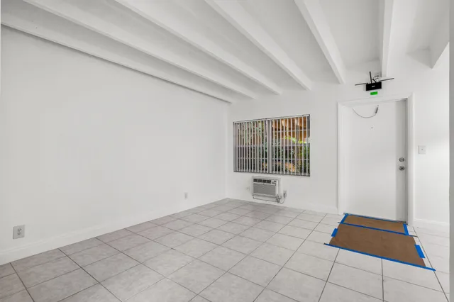 $1,695 | 330 Northwest 20th Street, Unit 109, Boca Raton, FL 33432